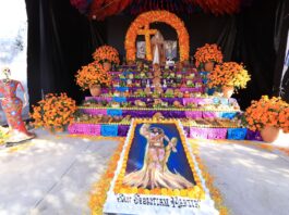 El monumental altar de Xoxocotlán: el alma de Oaxaca entre flores, copal y tradiciones