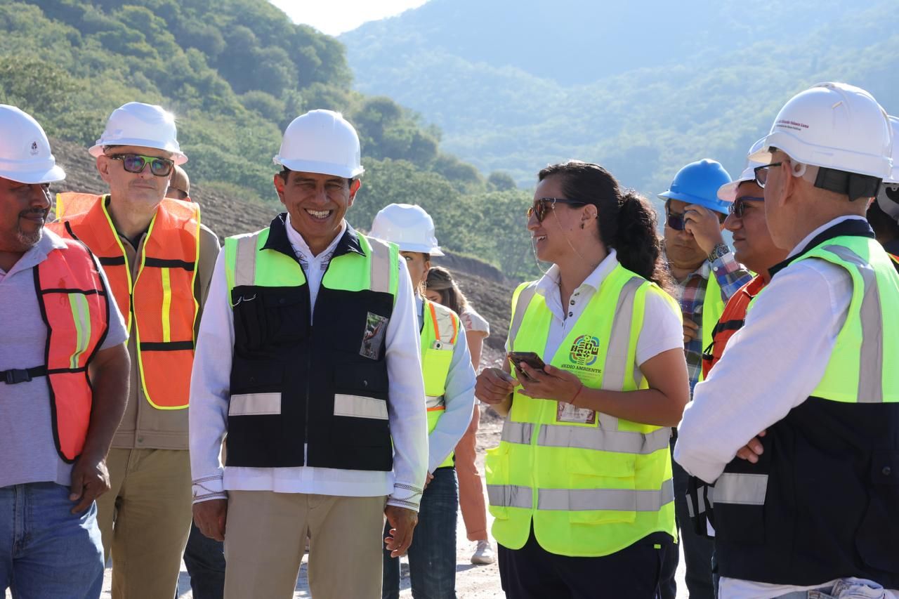 Supervisa Salomón Jara trabajos de construcción de obras que transformarán el ecosistema y el bienestar de las y los oaxaqueños