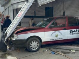 Taxi impacta con un local de ropa en el Parque del Amor; hay cuatro personas lesionadas