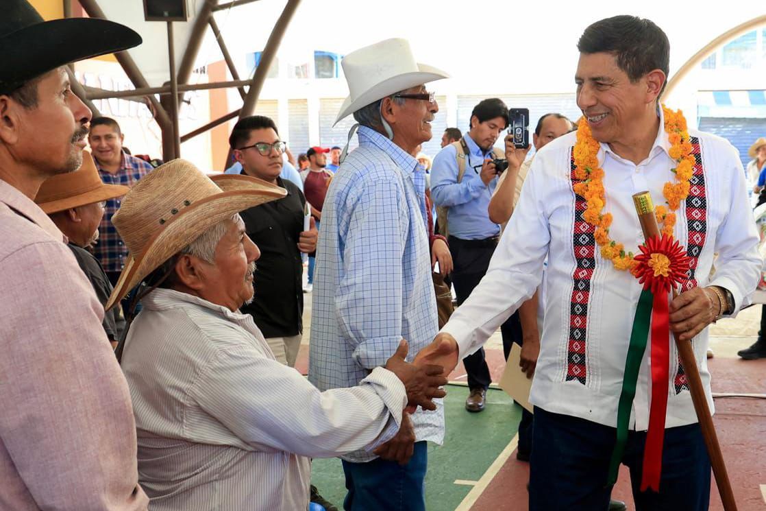 Con la Primavera Oaxaqueña que encabeza Salomón Jara, los caminos de Asunción Atoyaquillo se transformarán en vías pavimentadas