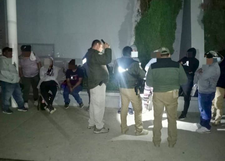 Detiene SSPC a masculino en San Pedro Totolápam por presunto tráfico de personas migrantes