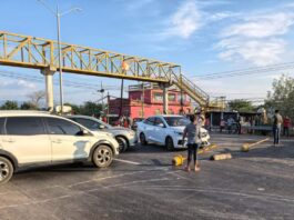 Se registra bloqueo en Tehuantepec; vecinos reportan falta de luz eléctrica