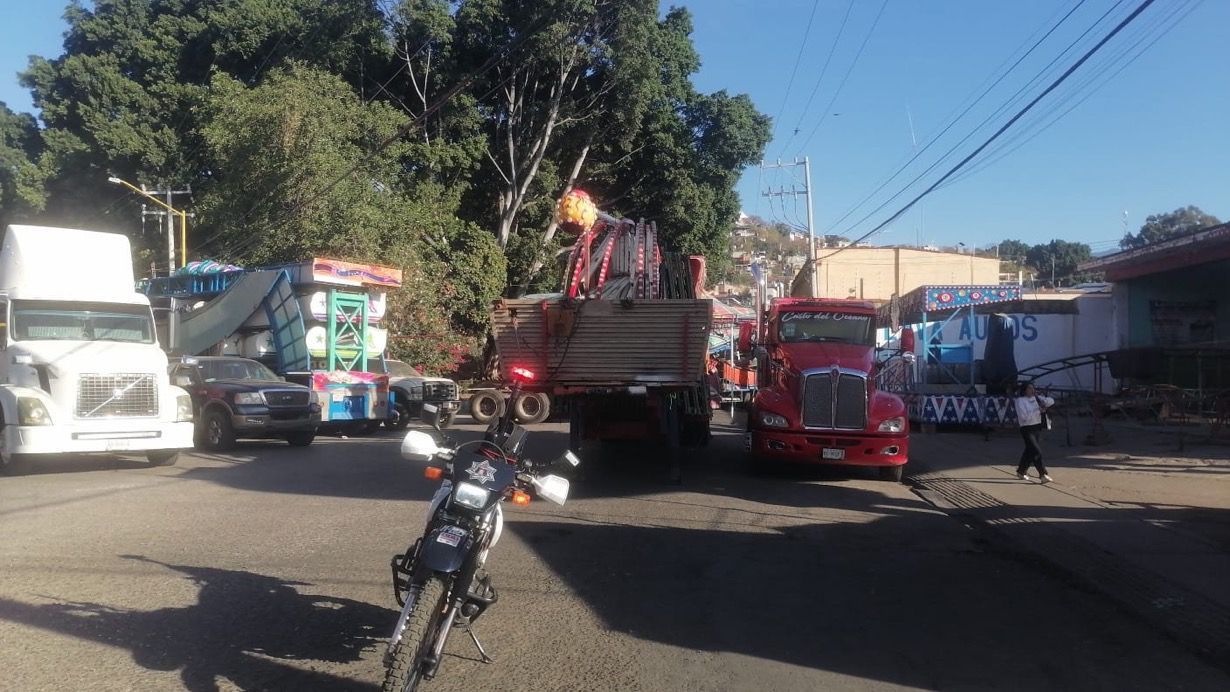 Se cierra vialidad por verbena al rededor de la iglesia de la soledad.