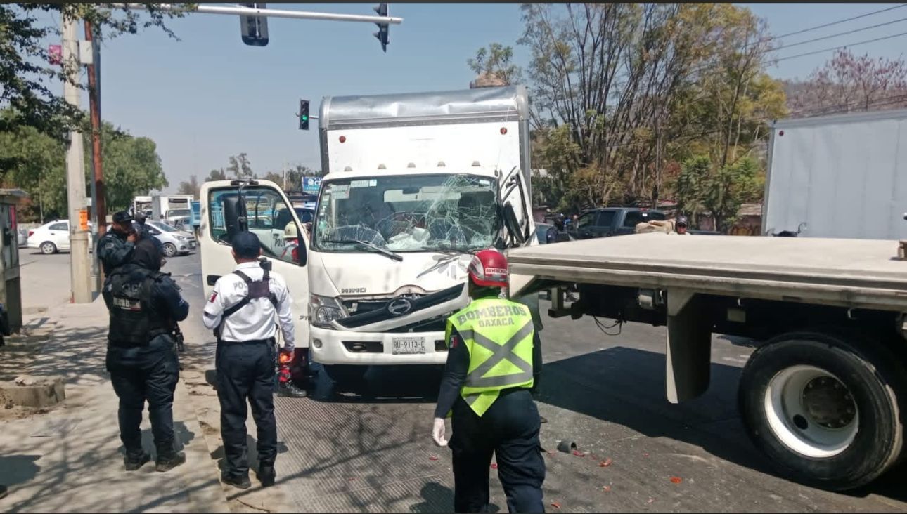 Una persona lesionada deja accidente sobre Riberas del Río Atoyac