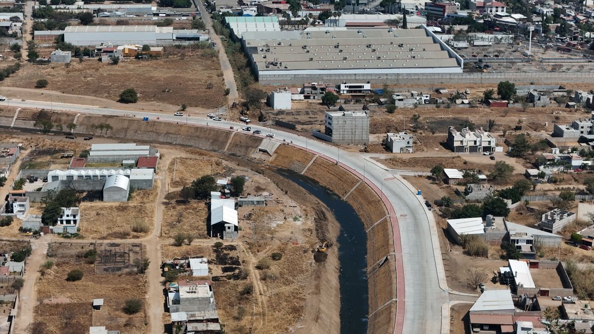 Con inversión histórica, SIC realiza más de 147 obras de electricidad, vialidad, urbanización y deportivas en Oaxaca durante 2025