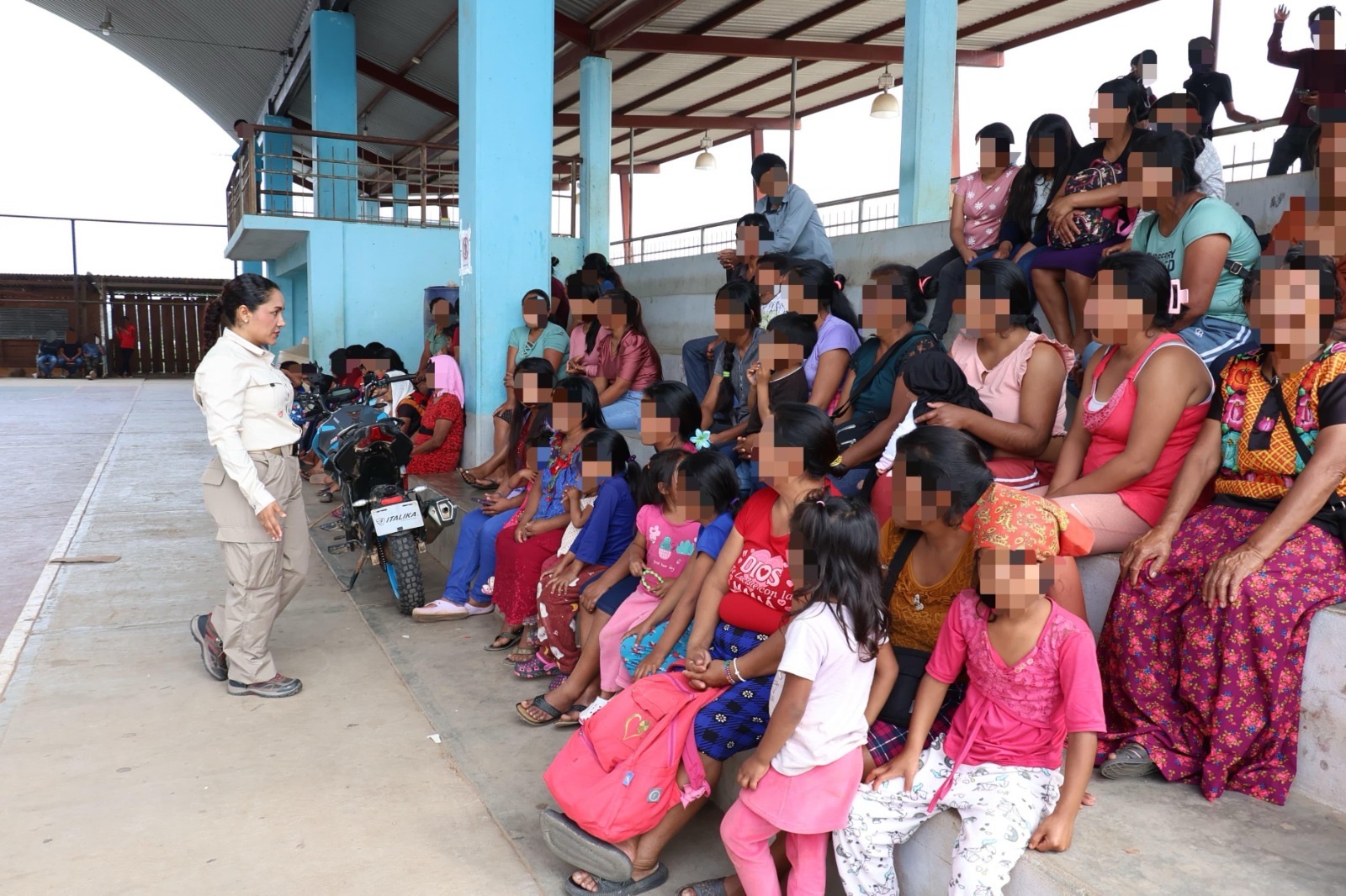 Atiende Gobierno de Salomón Jara a personas desplazadas en San Juan Mazatlán