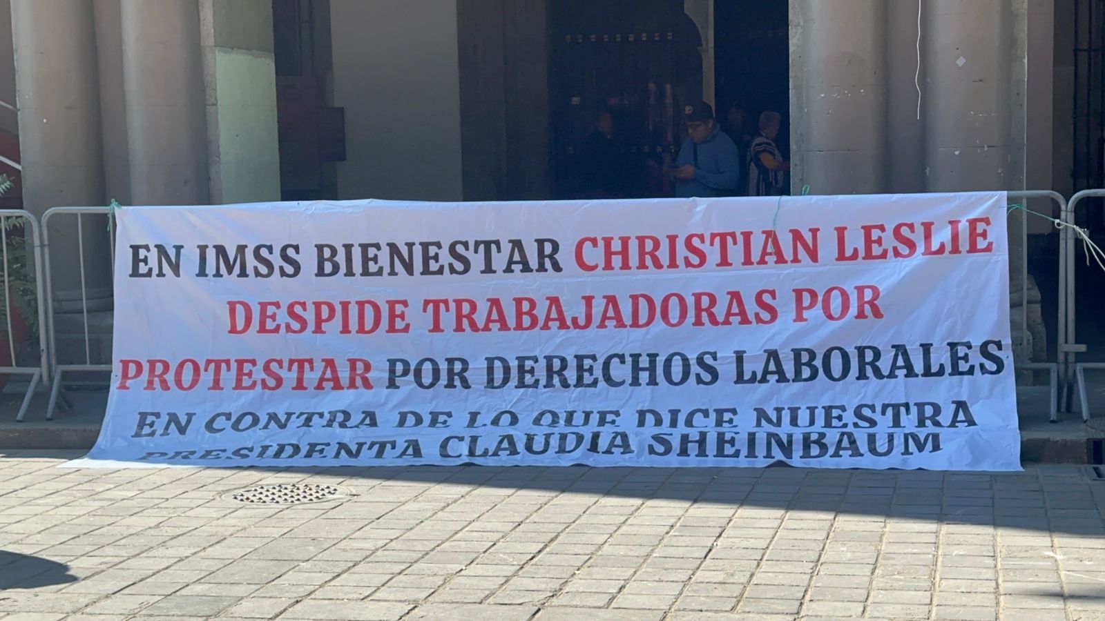 Integrantes de FINTRAS se concentran frente al Palacio de Gobierno (+Video)