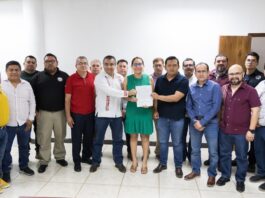 Acuerdan autoridades y transportistas reordenamiento del sector en Oaxaca de Juárez