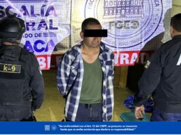 Fiscalía de Oaxaca ejecuta cateo en Santa María Peñoles; asegura armas de fuego, presuntas drogas y detiene a una persona