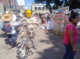 Trabajadores del SUTCSEIIO realizan marcha – calenda en la capital para exigir la salida de René Vásquez Castillejos