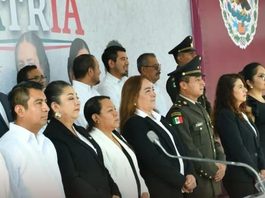 Congreso del Estado de Oaxaca encabeza el izamiento de bandera