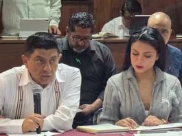 En Ciudad Administrativa se lleva a cabo la mesa entre la Sección 22 y el gobernador, Jara