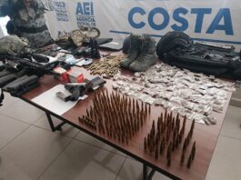 Fiscalía de Oaxaca detiene a tres generadores de violencia en la Costa, aseguran arsenal tras enfrentamiento